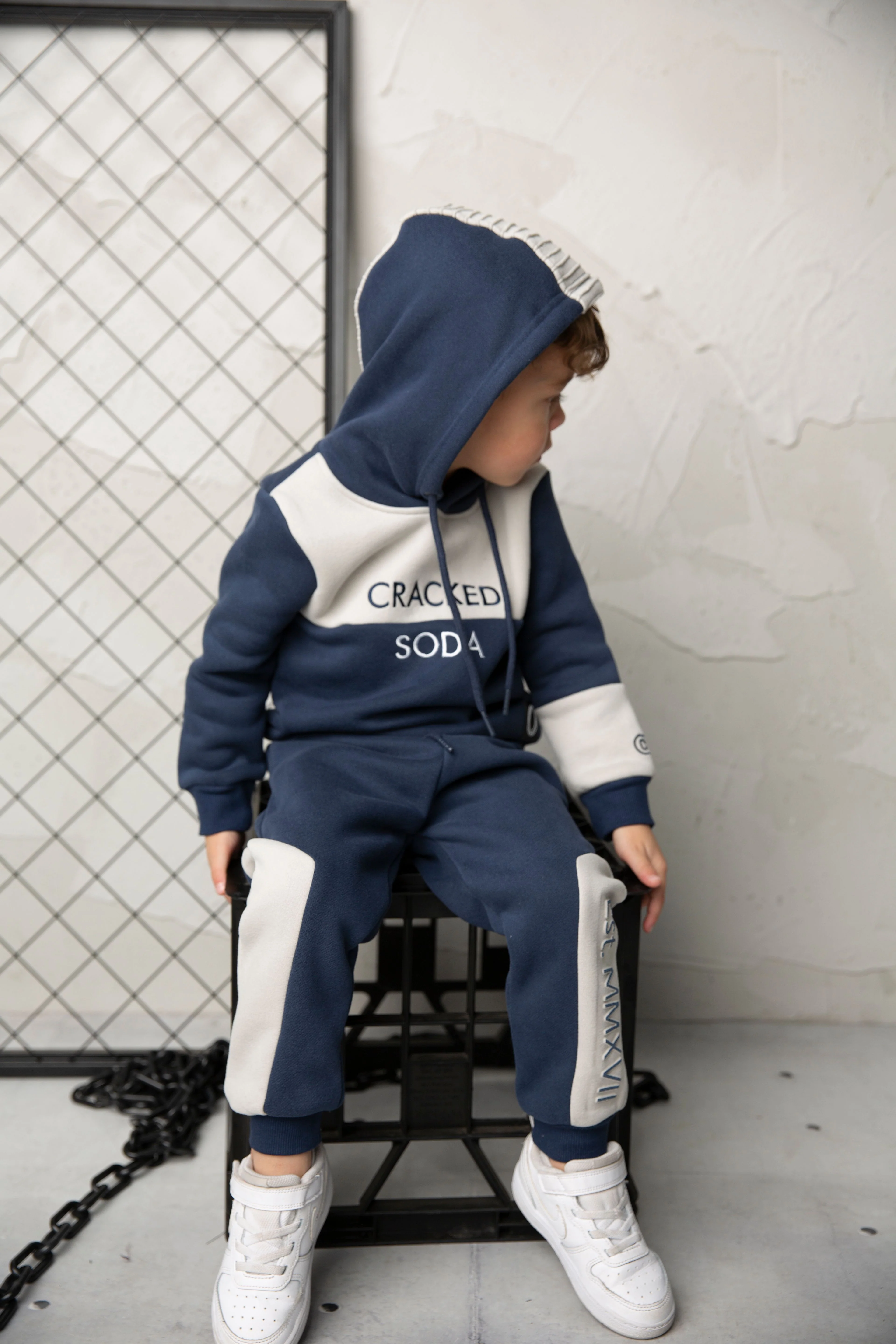 Archie Detailed Hoodie - Oat/Navy - Image 4