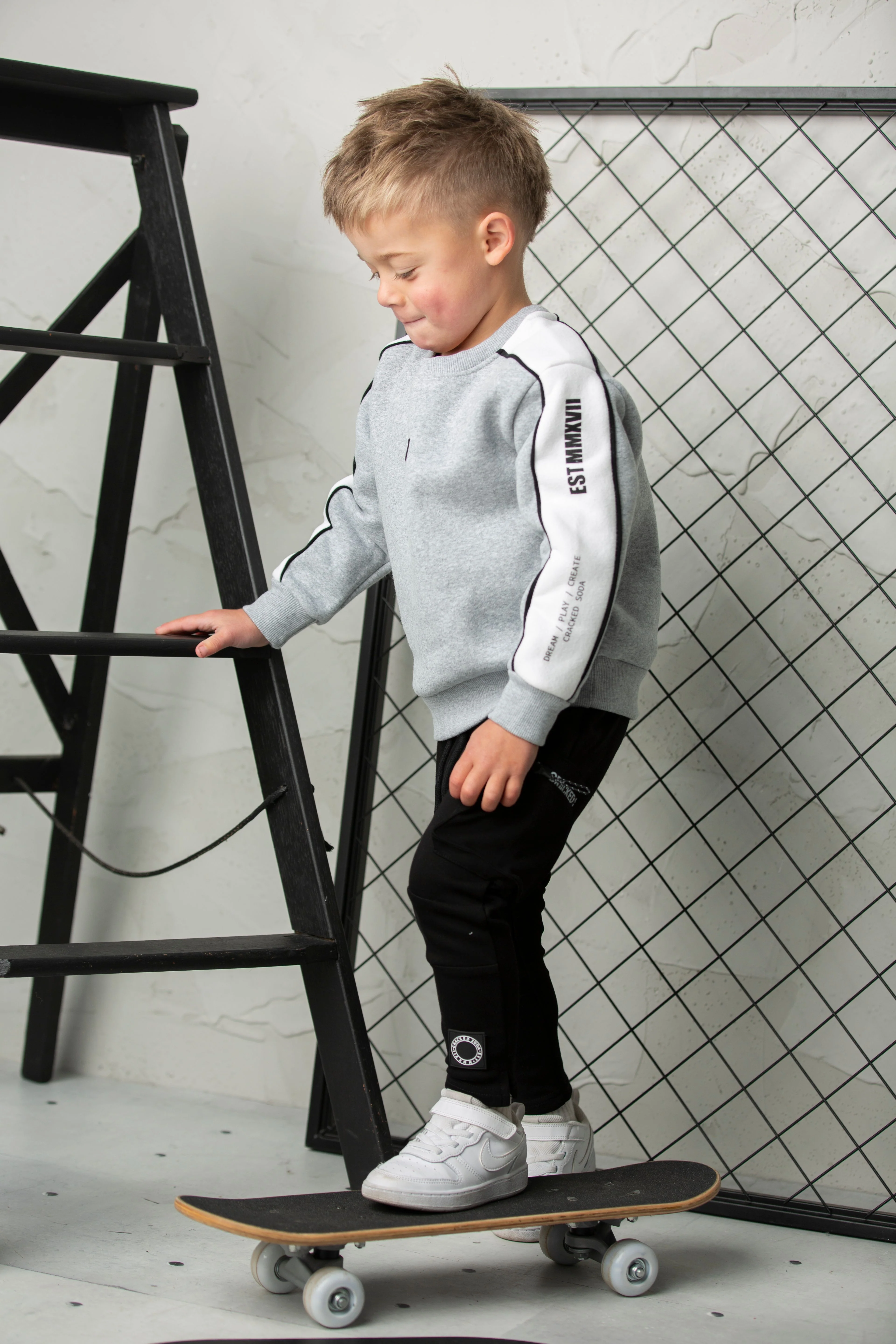 Carter Detailed Crew - Grey/White - Image 3