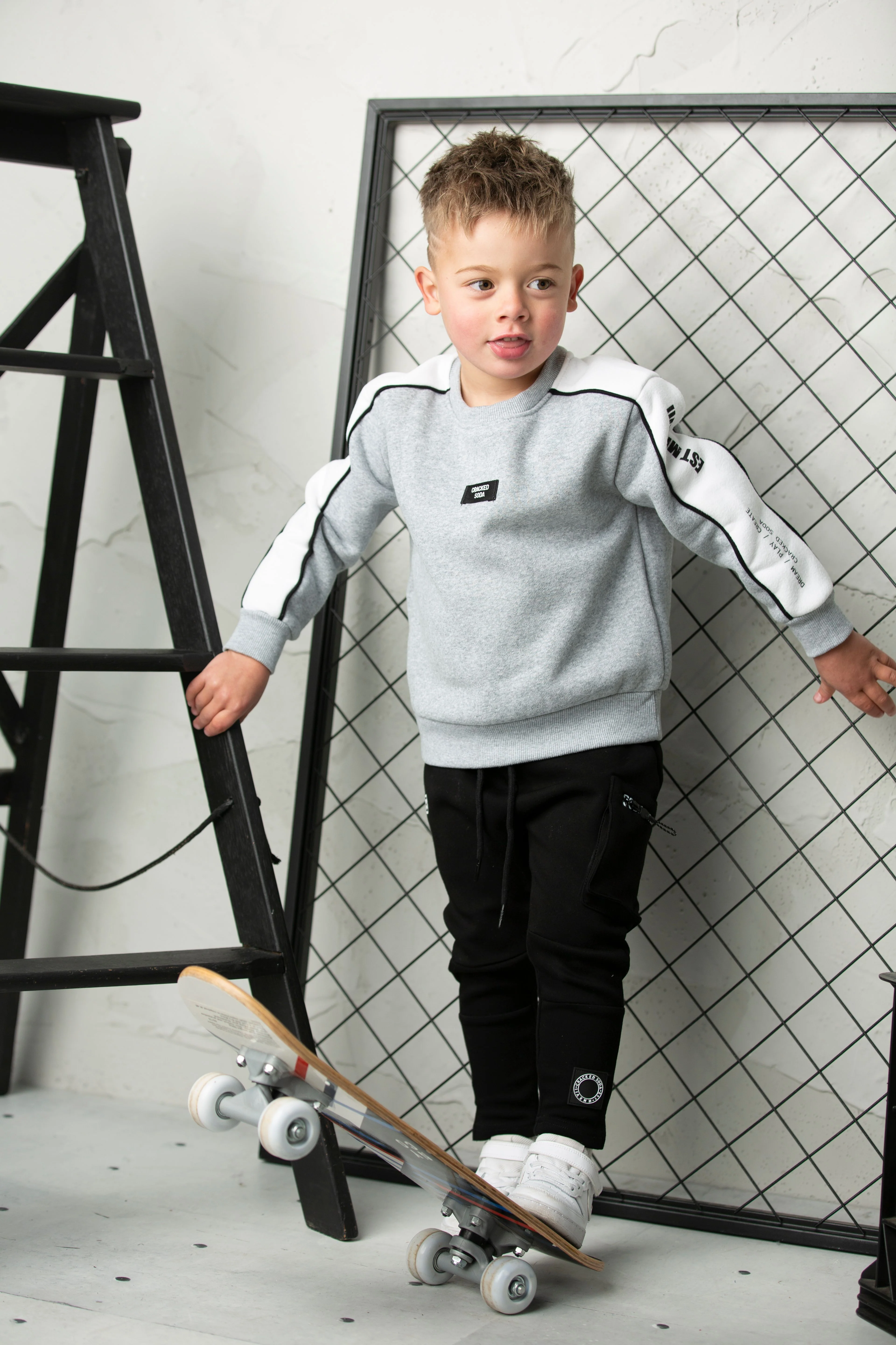 Carter Detailed Crew - Grey/White - Image 4