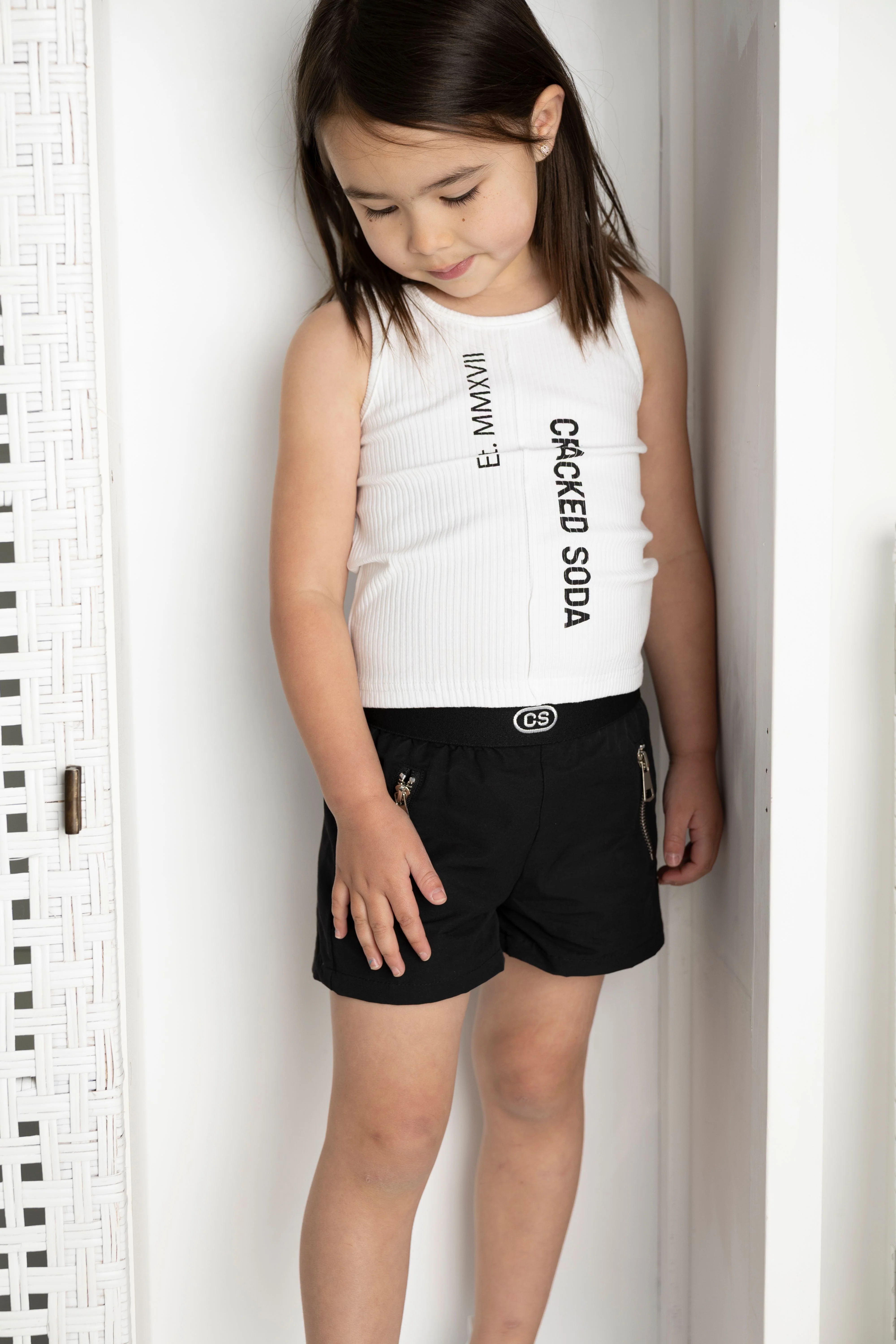 Ebony CS Detailed Zip Short - Black