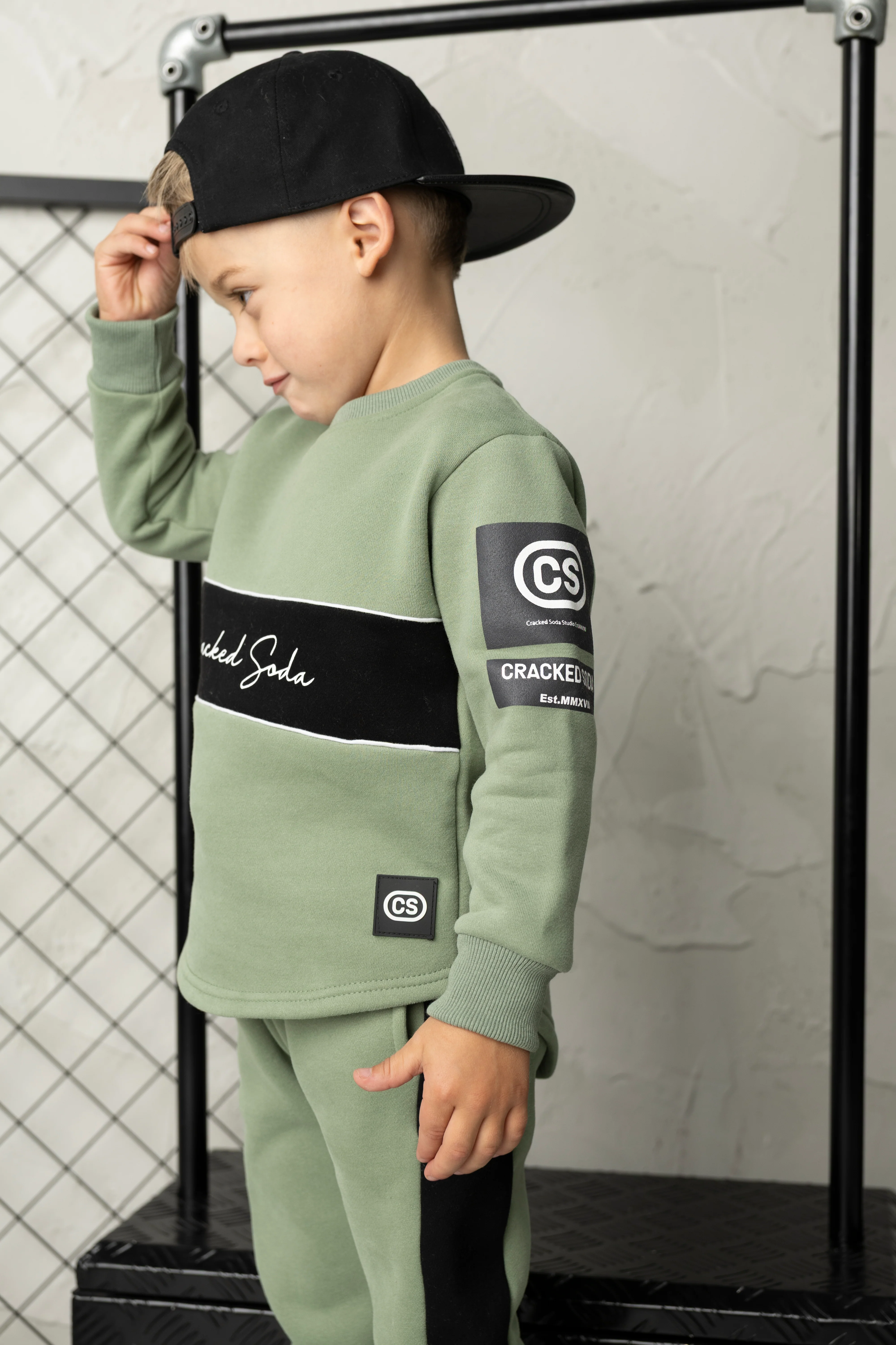 Flint Detailed Crew - Olive - Image 2