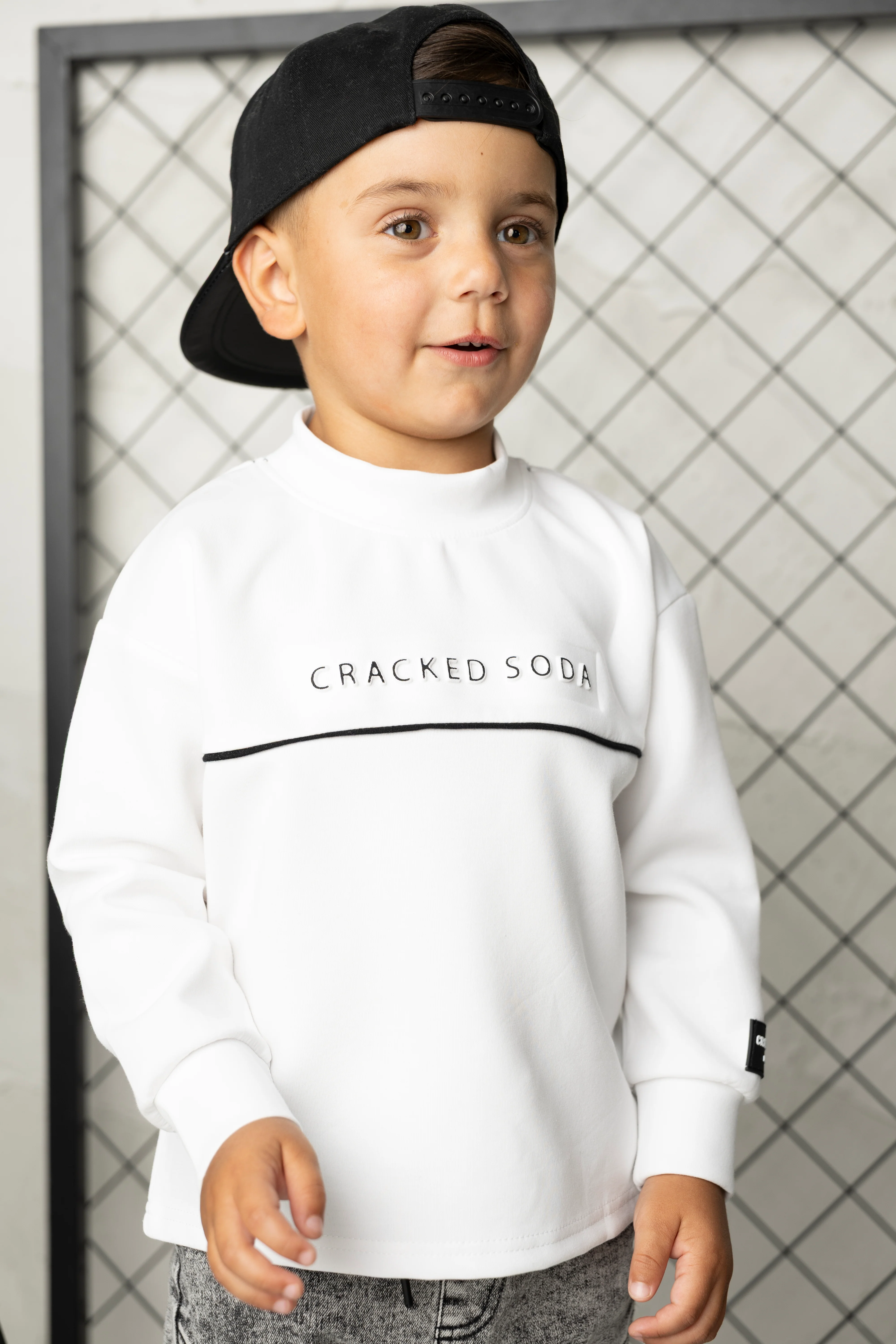 Flint Essential Crew - White