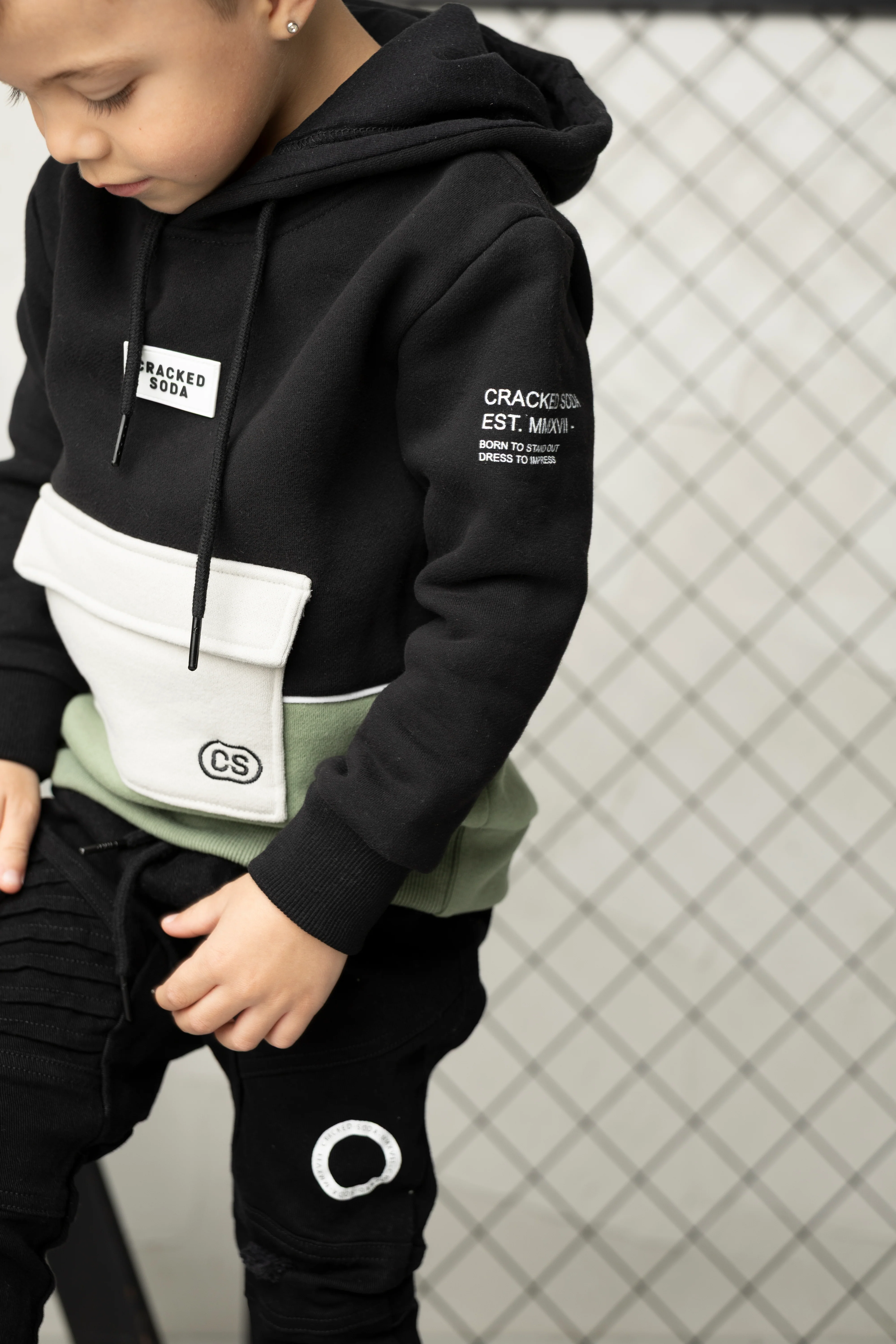 Flint Pocket Hoodie - Black/Olive
