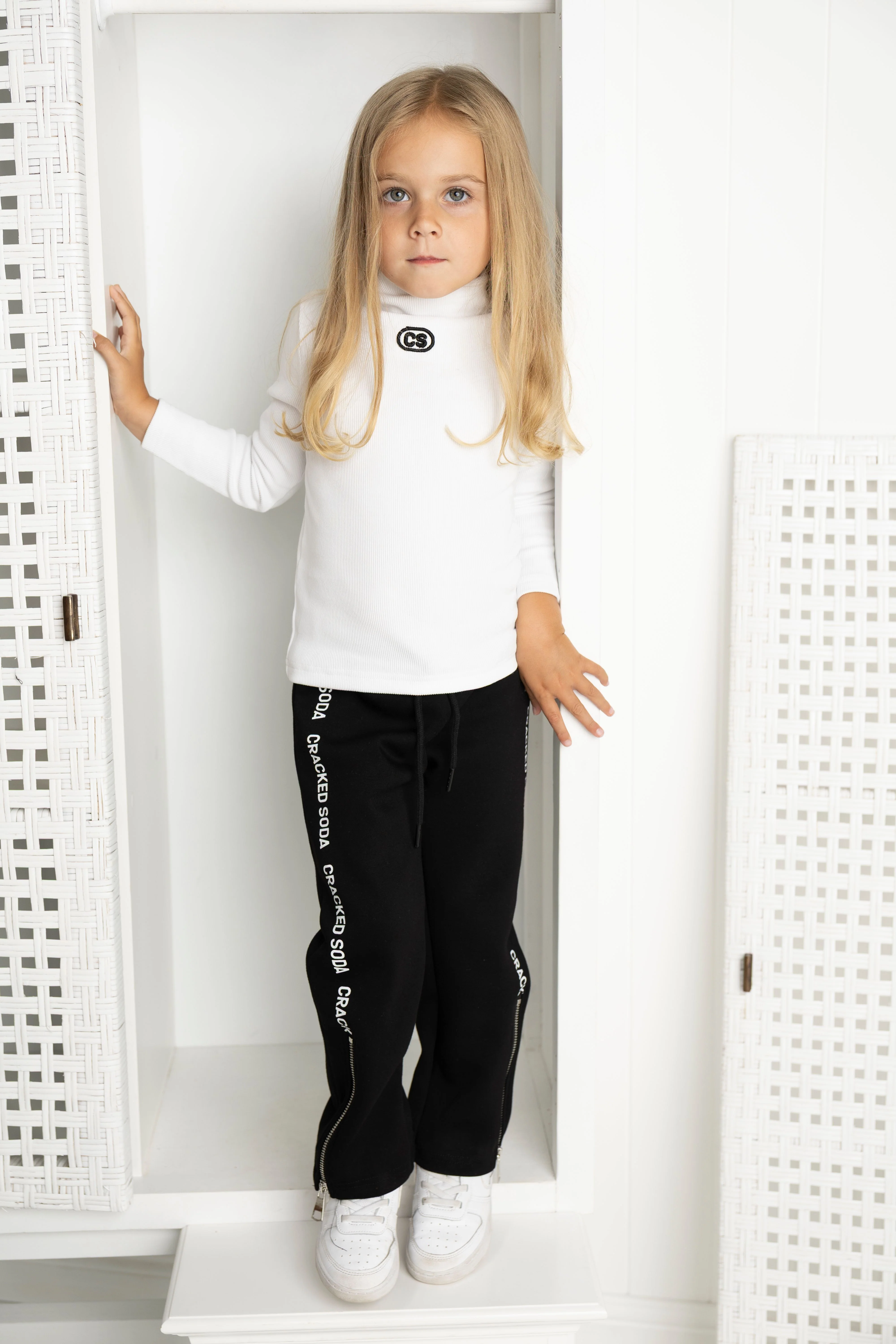 Harper Detailed Pant With Zip - Black - Image 3