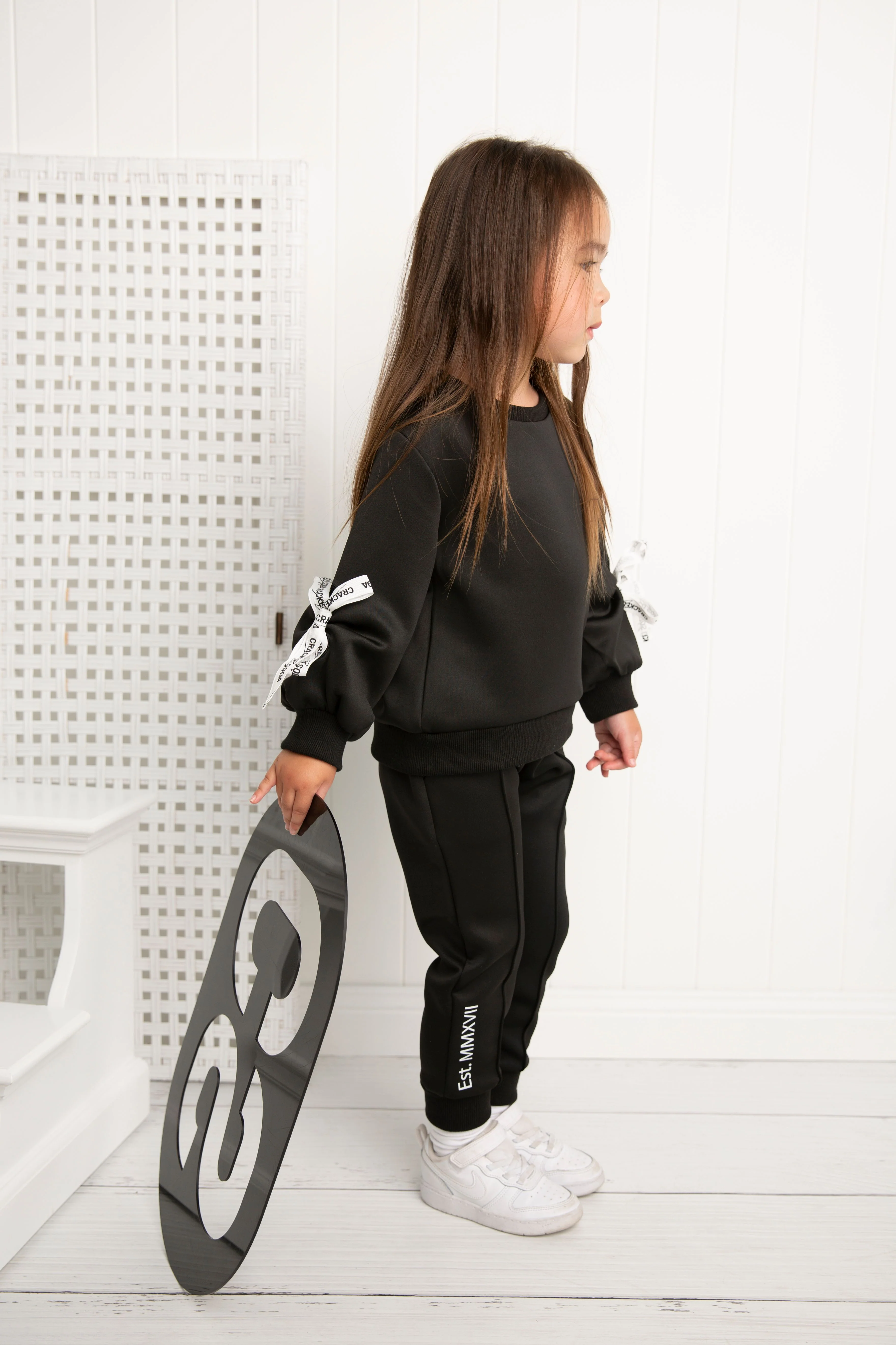 Imogen Detailed Bow Sleeve Crew - Black - Image 4