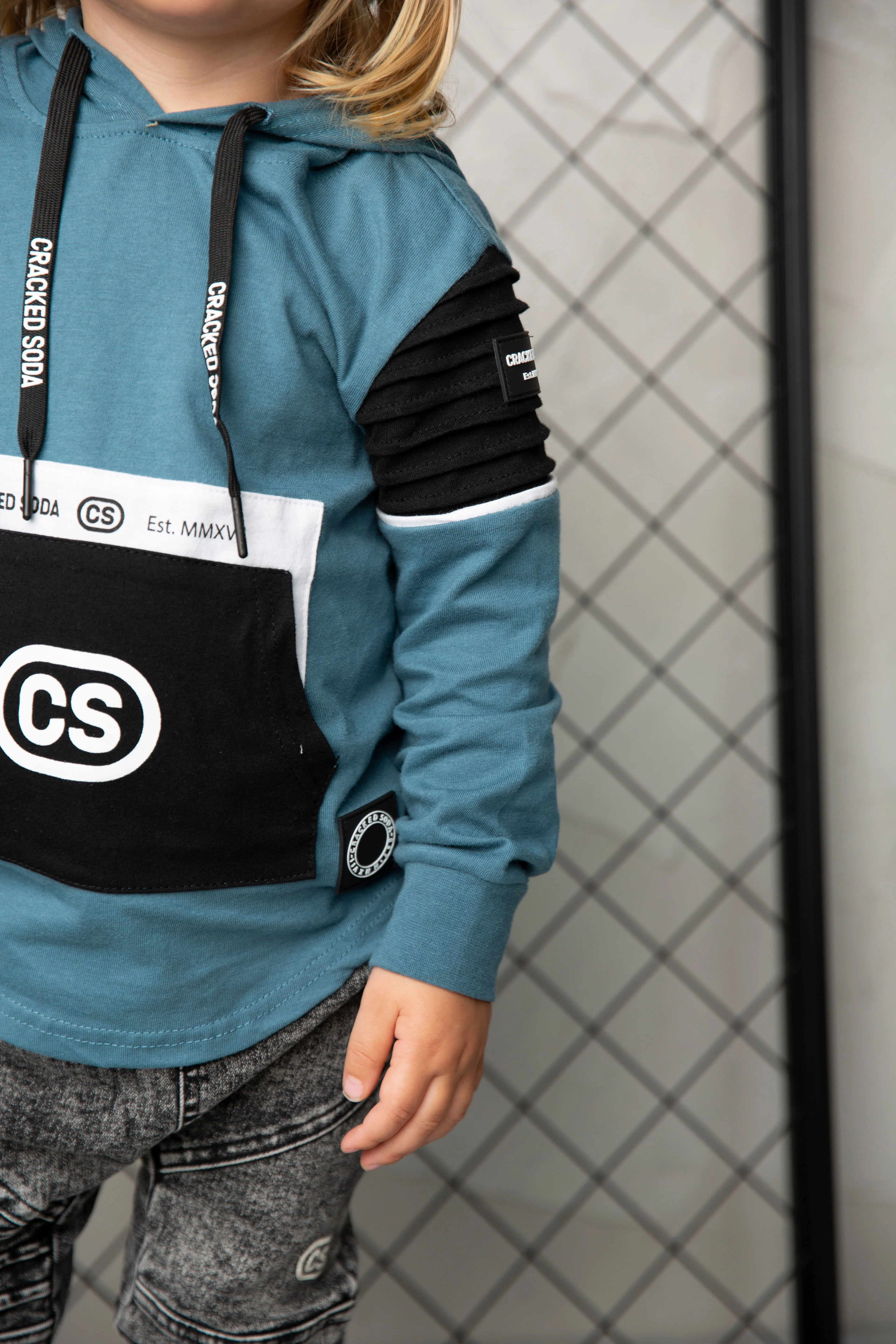 Julian Detail Pocket Hooded Tee - Teal - Image 2
