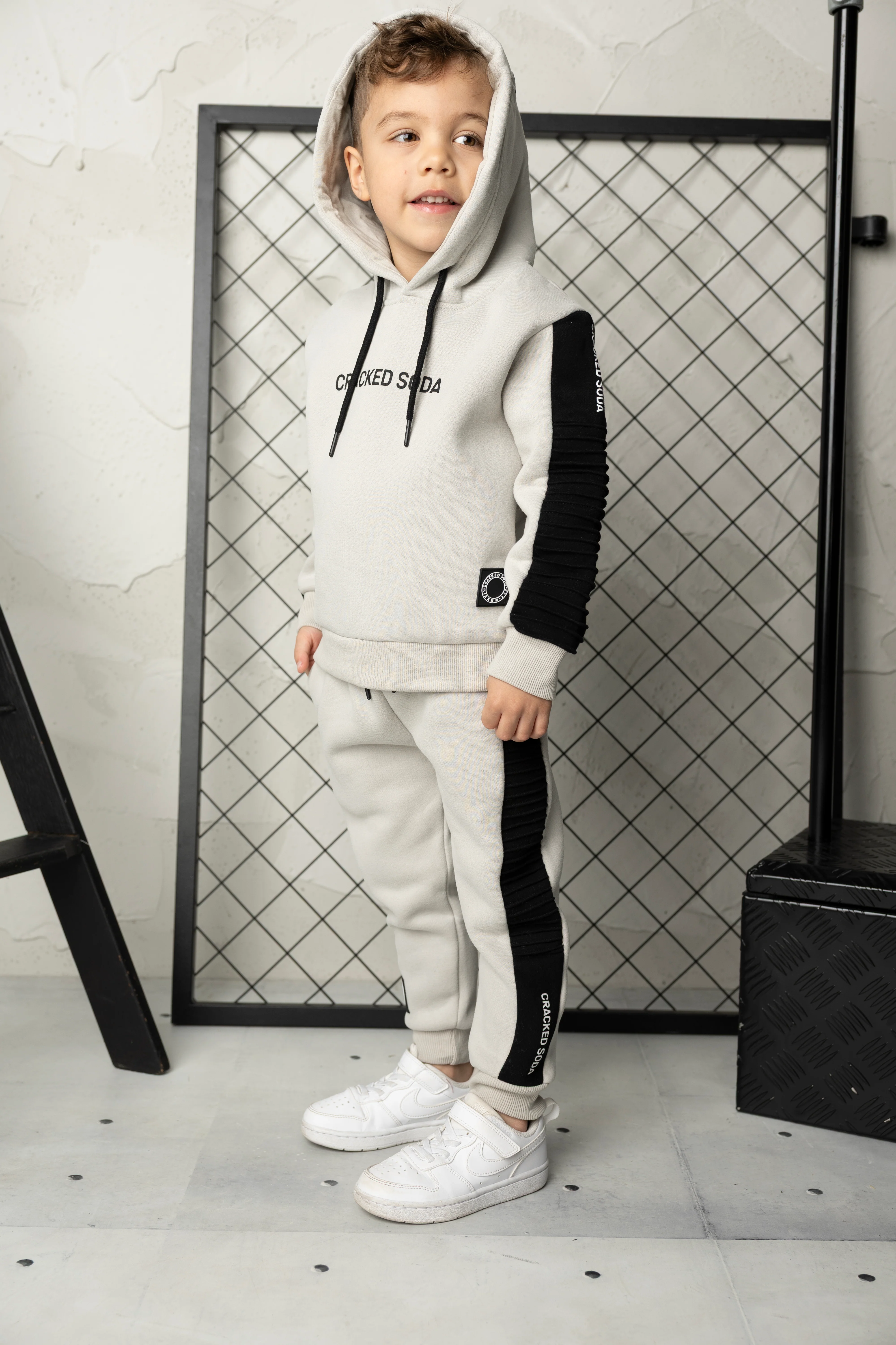 Leo Elevated Trackpant - Pebble - Image 2