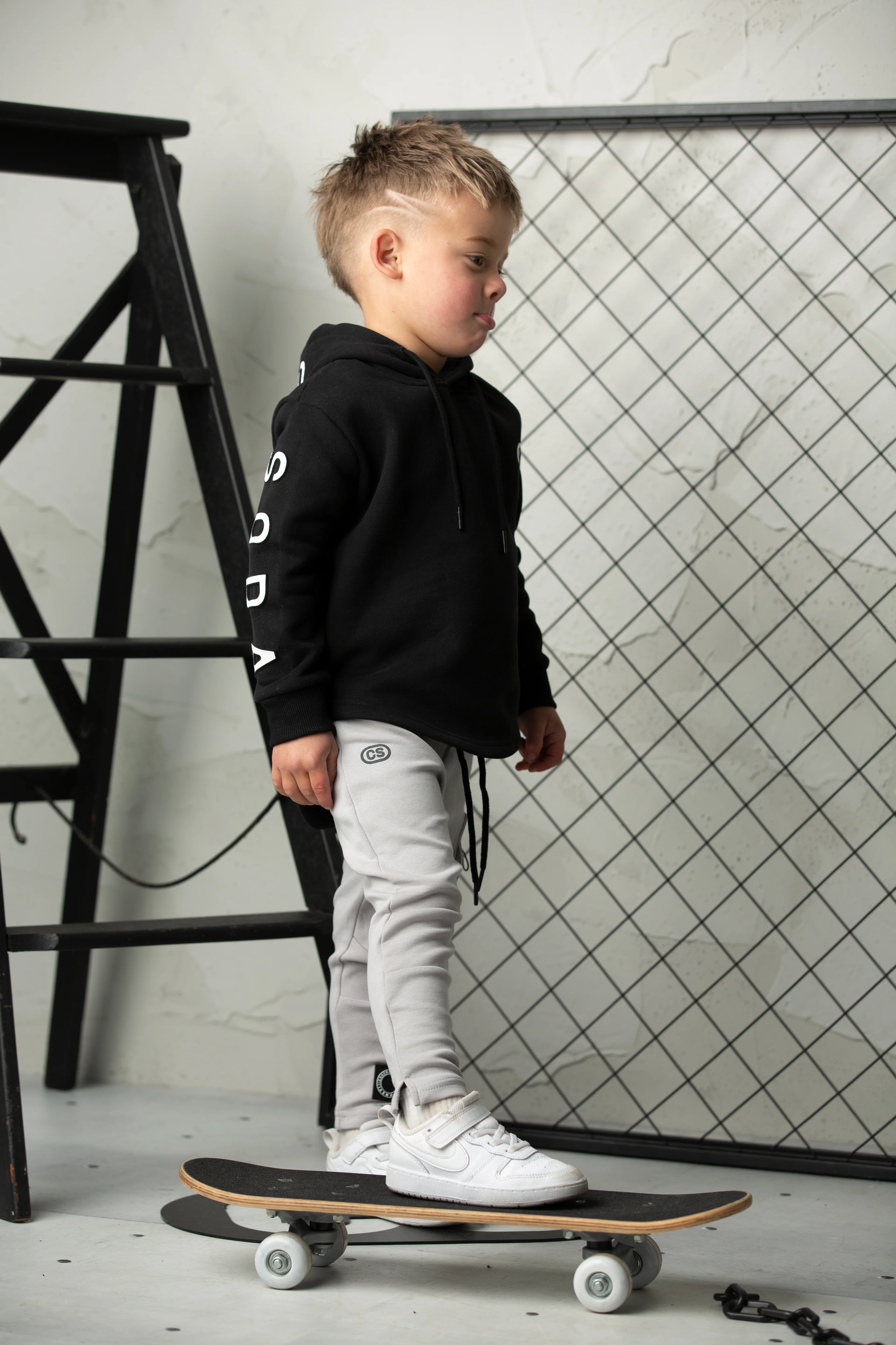 Luca Detailed Hoodie  - Black - Image 4