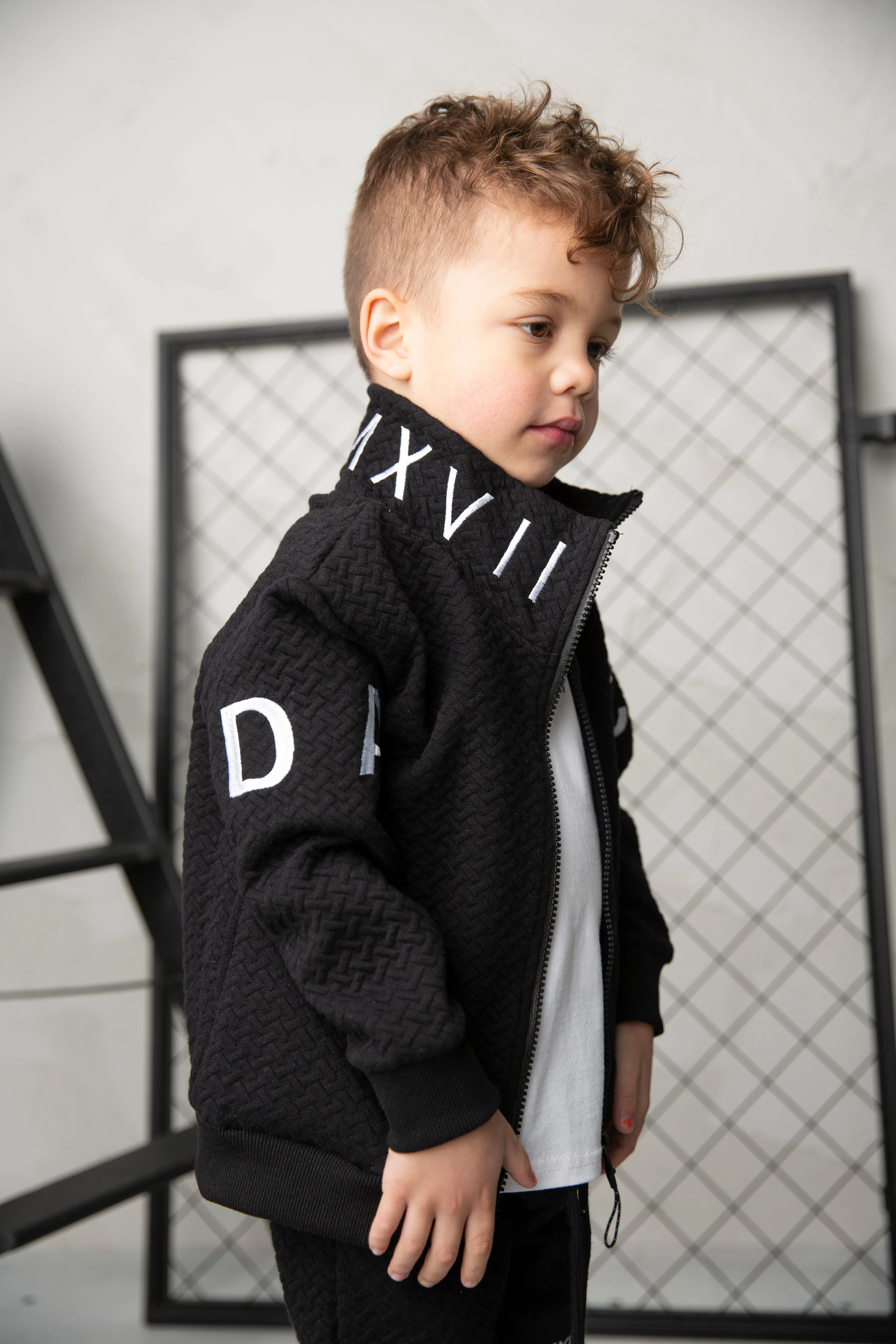 Luca Detailed Neck Zip Crew - Black - Image 3