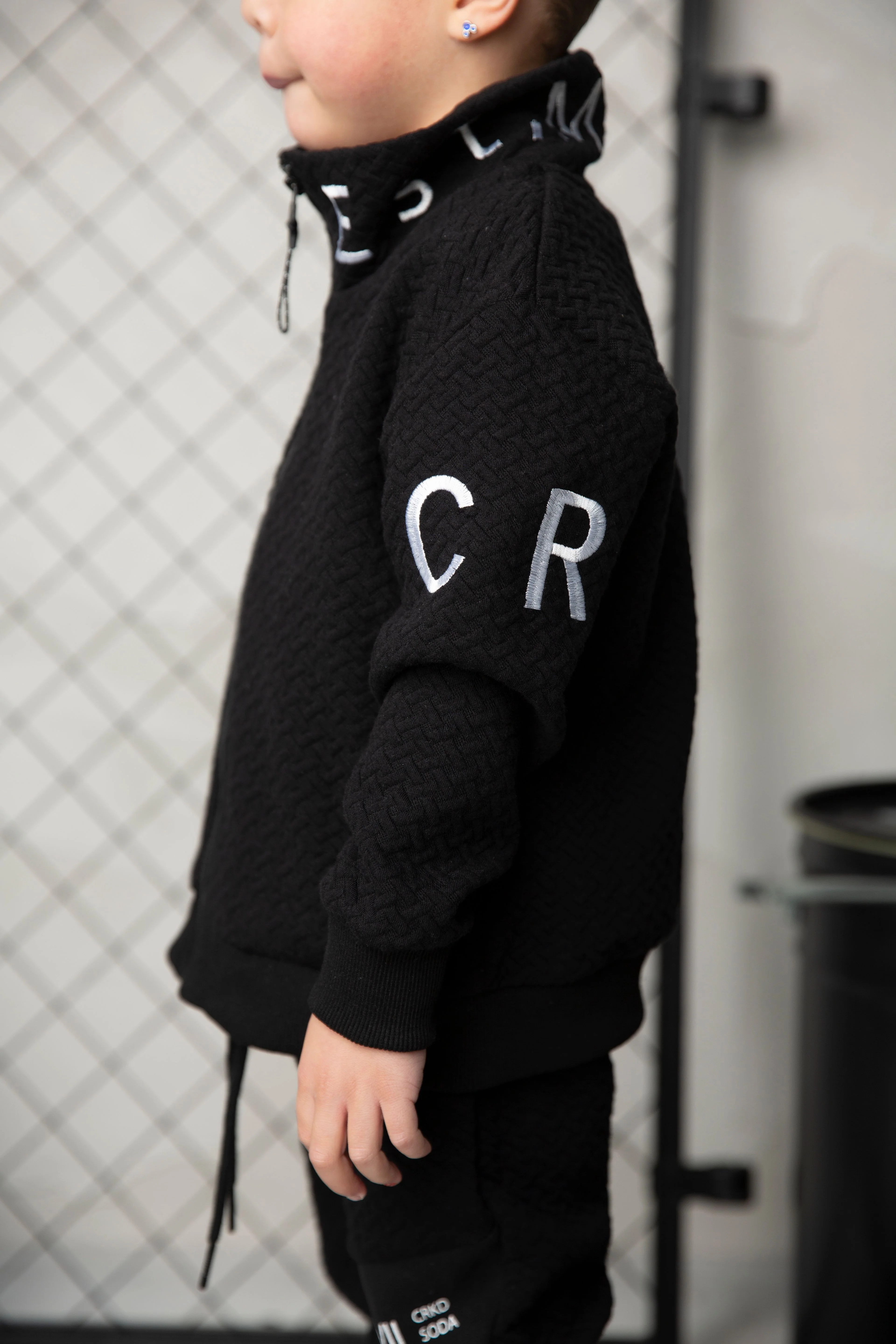 Luca Detailed Neck Zip Crew - Black - Image 6