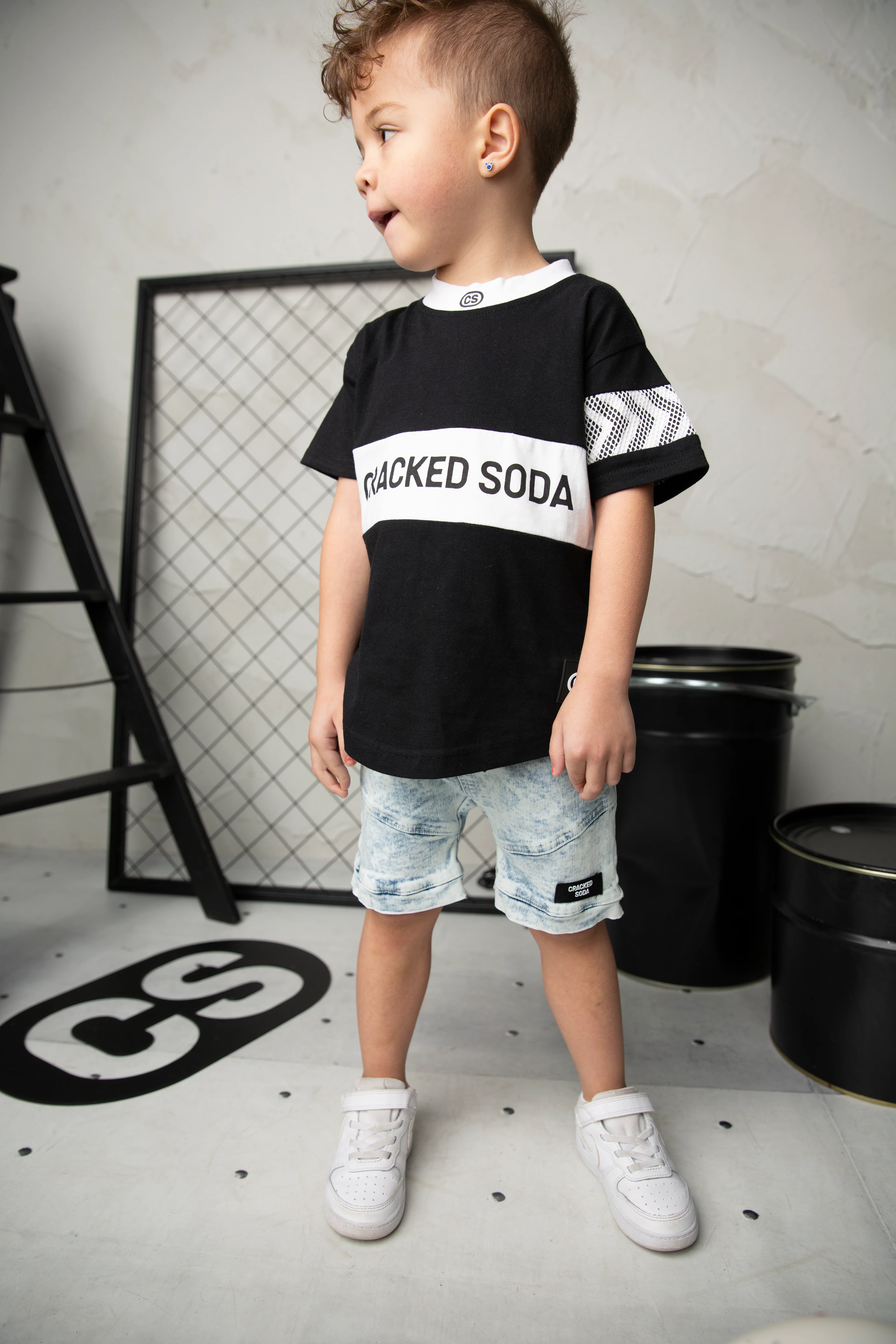Luca Detailed Tee - Black - Image 5