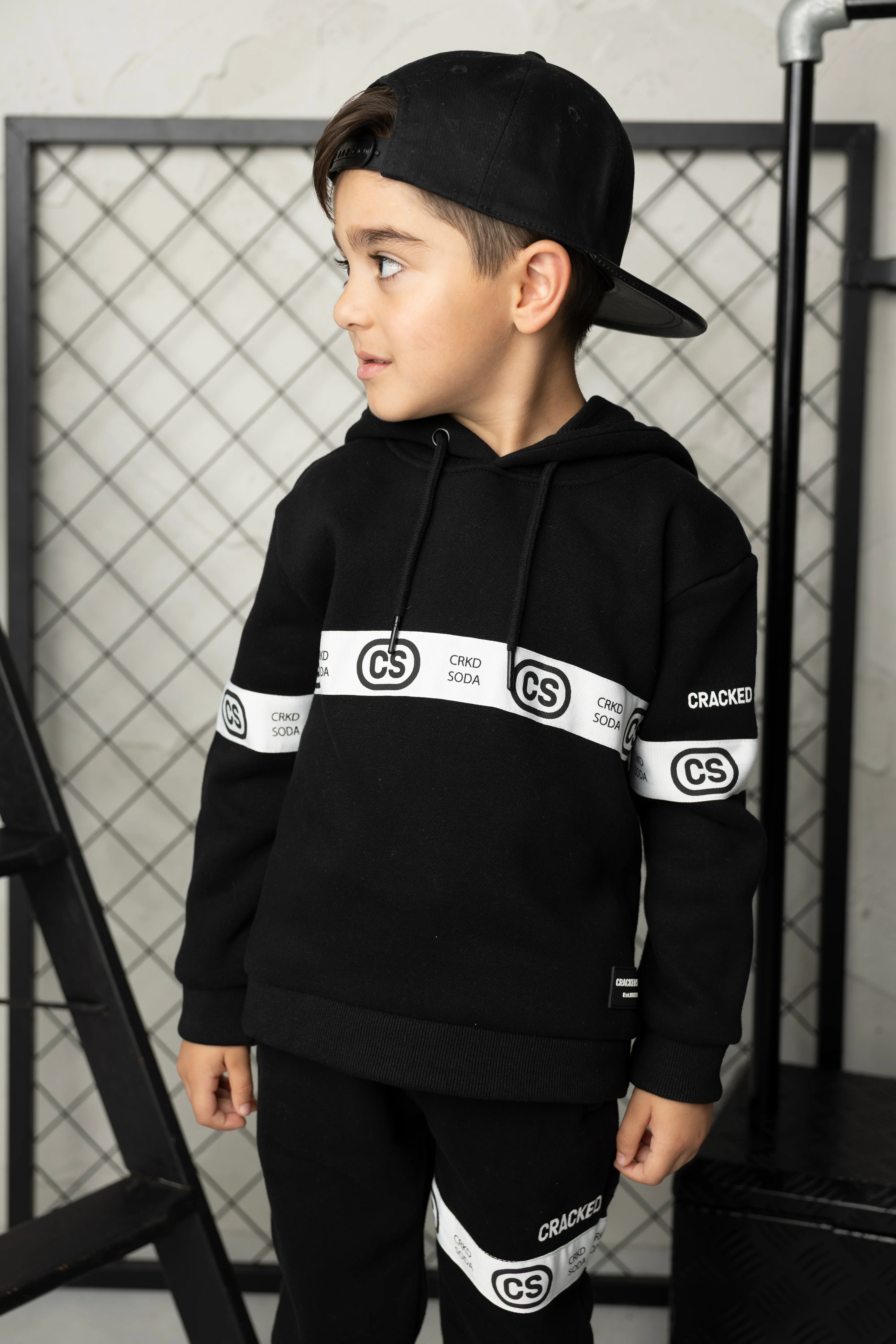 Noah Detailed Strip Hoodie - Black