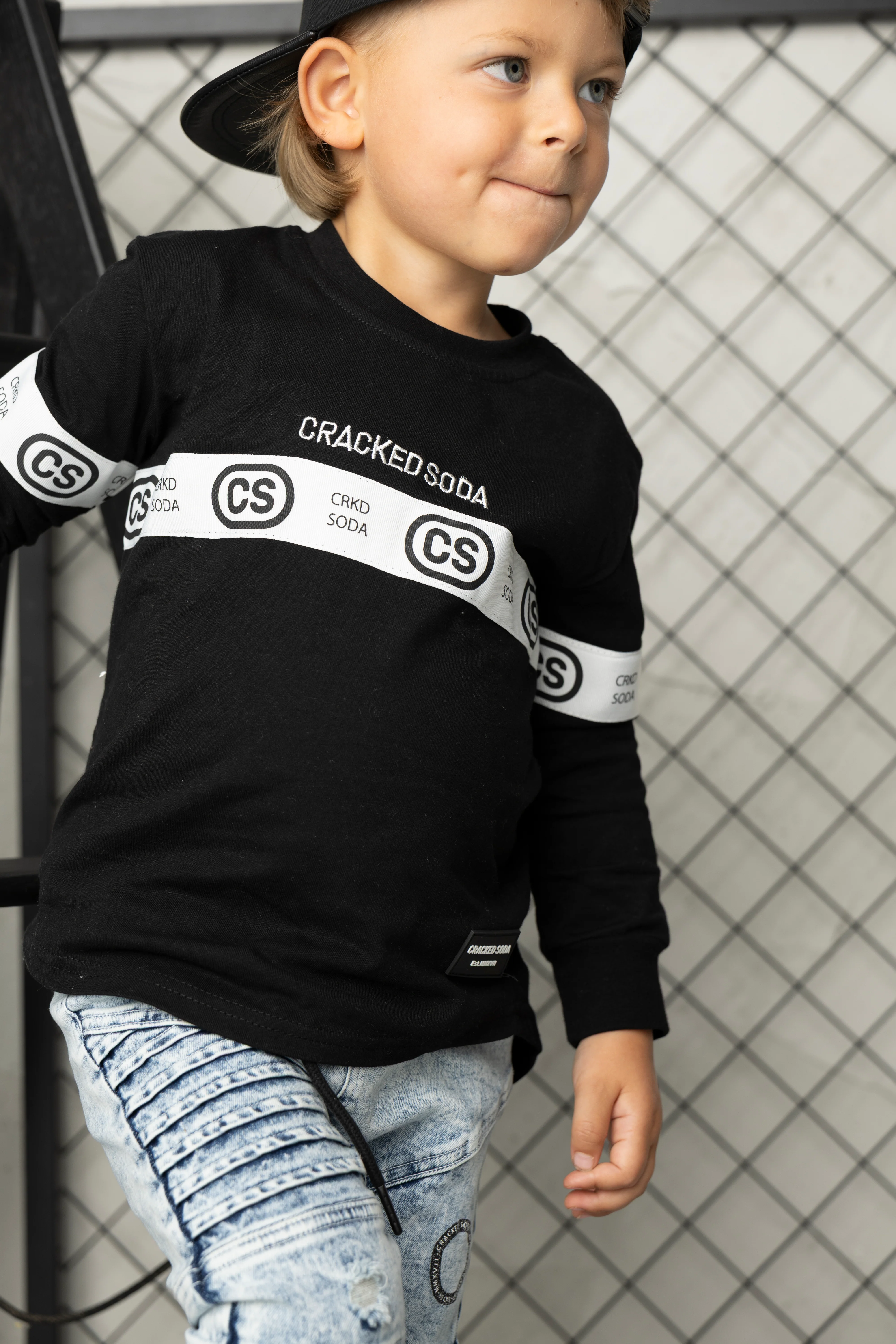 Noah Detailed Strip Tee - Black