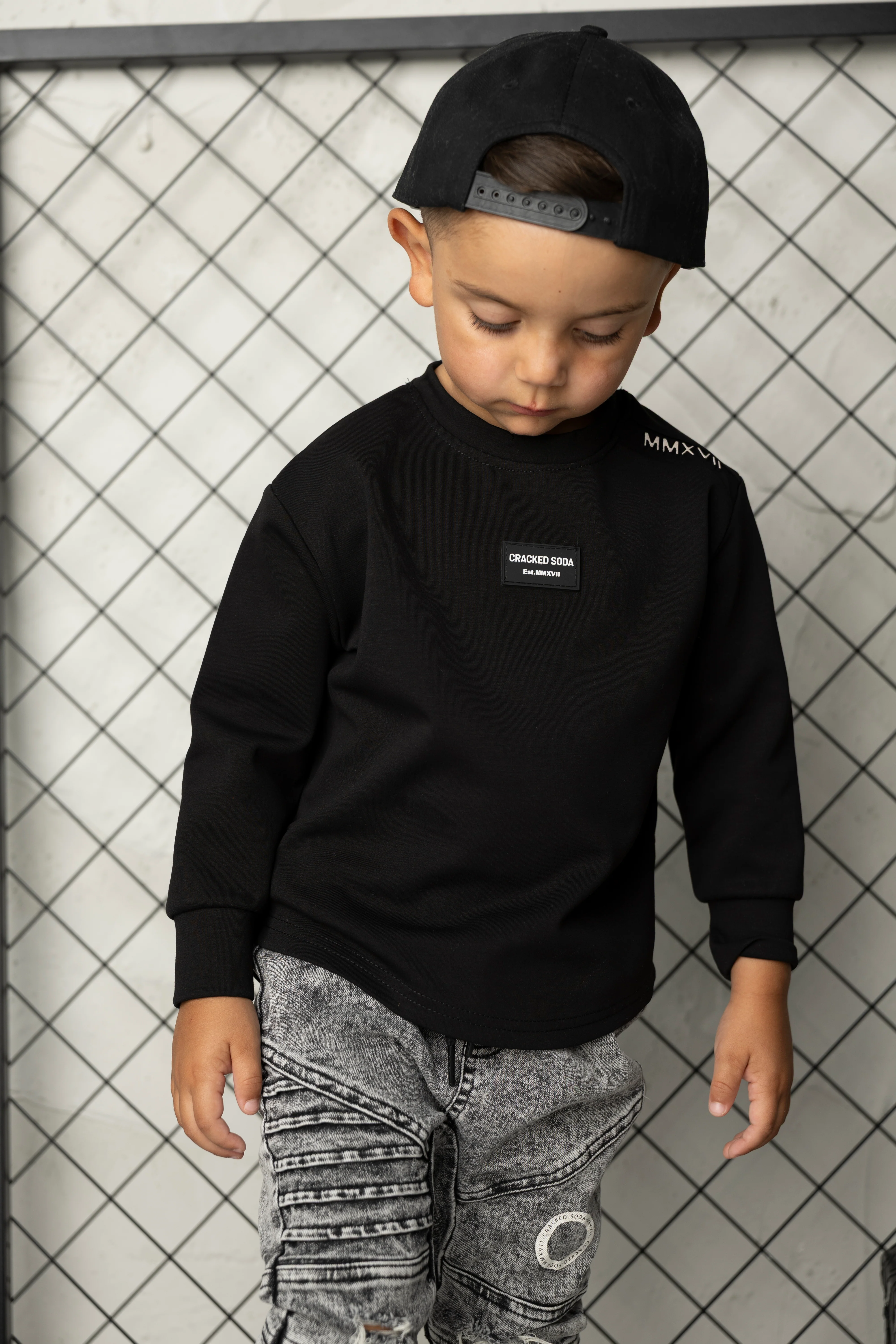 Noah Essential Crew - Black - Image 2