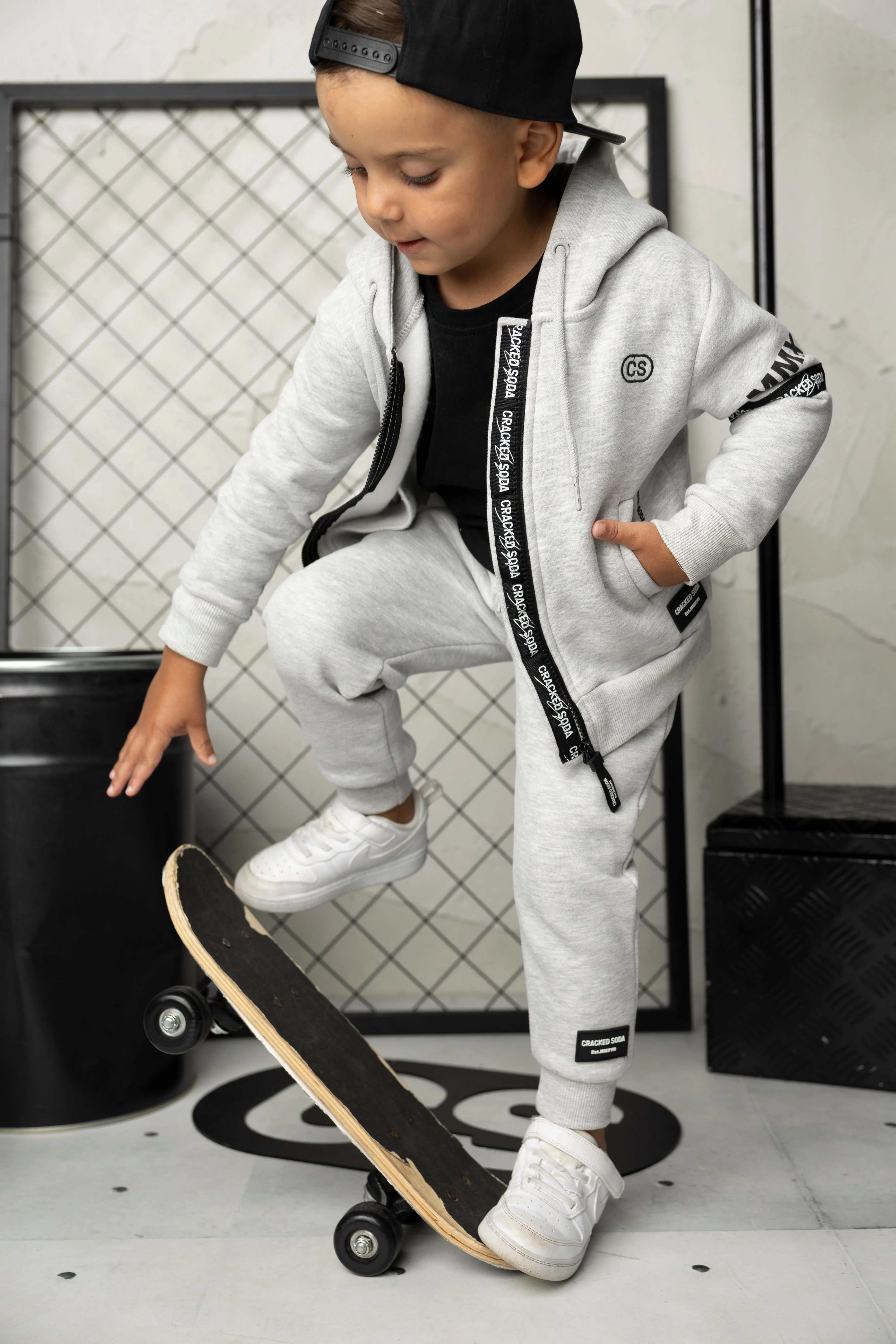 Oaklen Zip Jcaket & Trackpant Set - Image 3