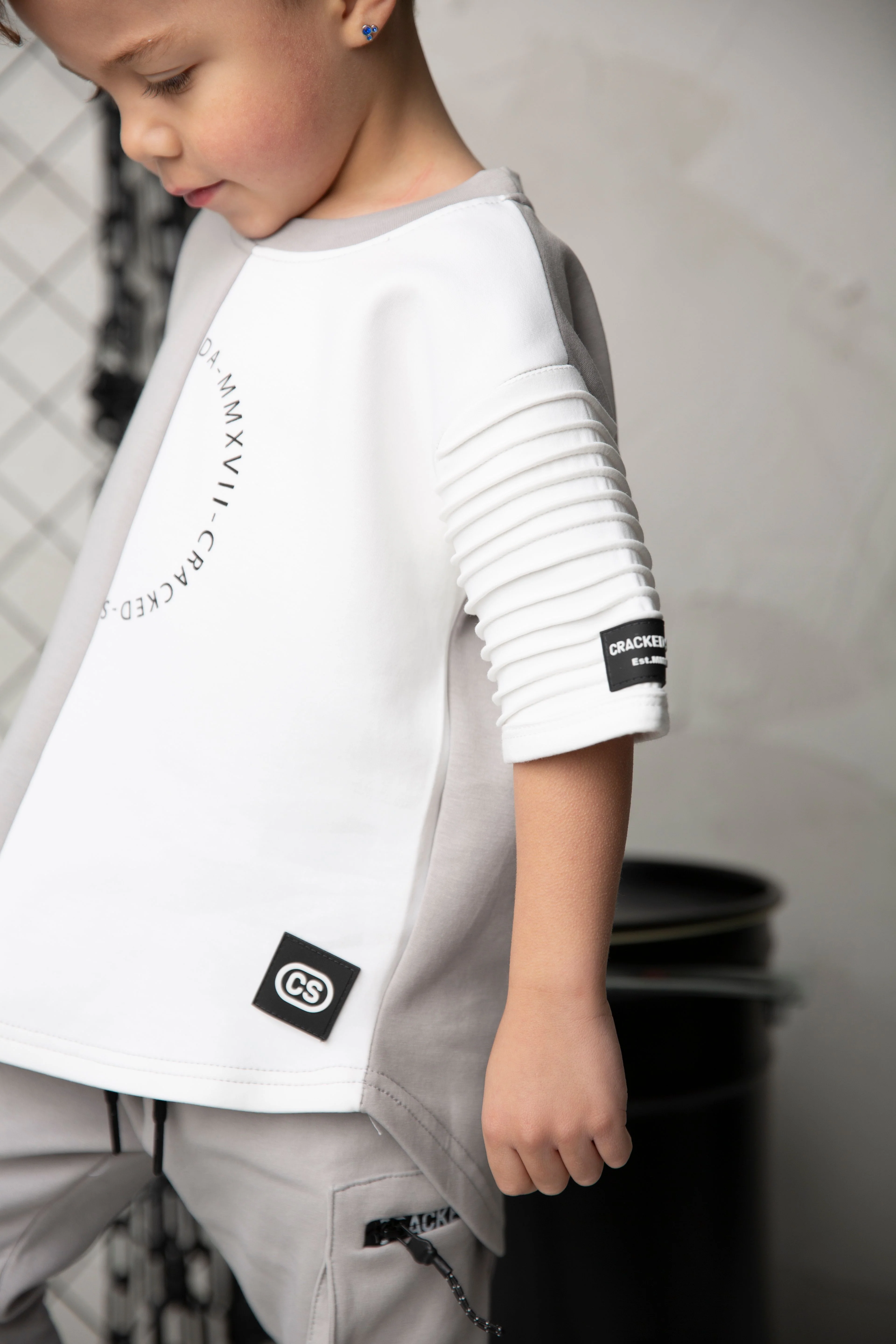 River Detail Sleeve Tee - Cloud/White - Image 9