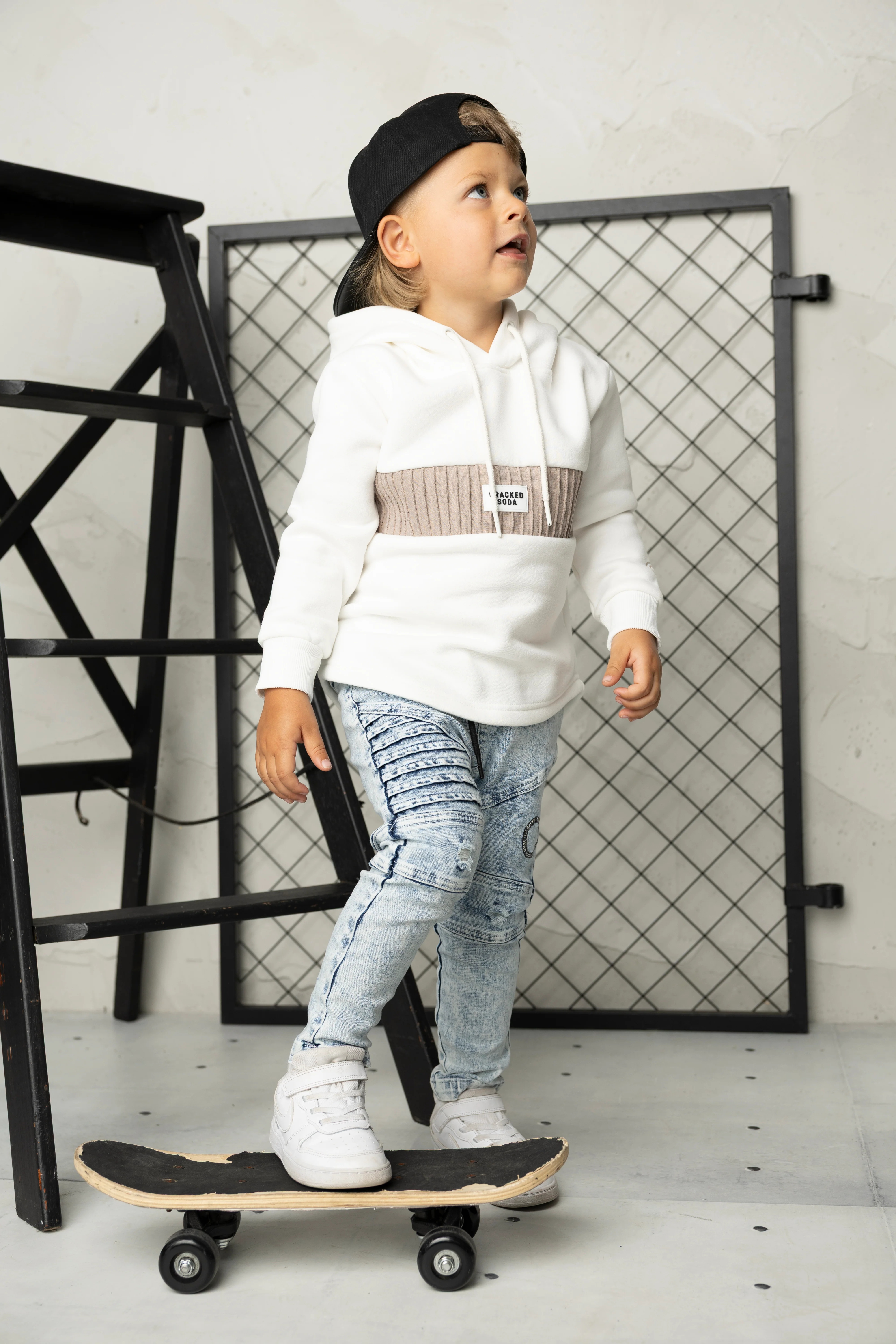 Theodore Detailed Hoodie - White - Image 2