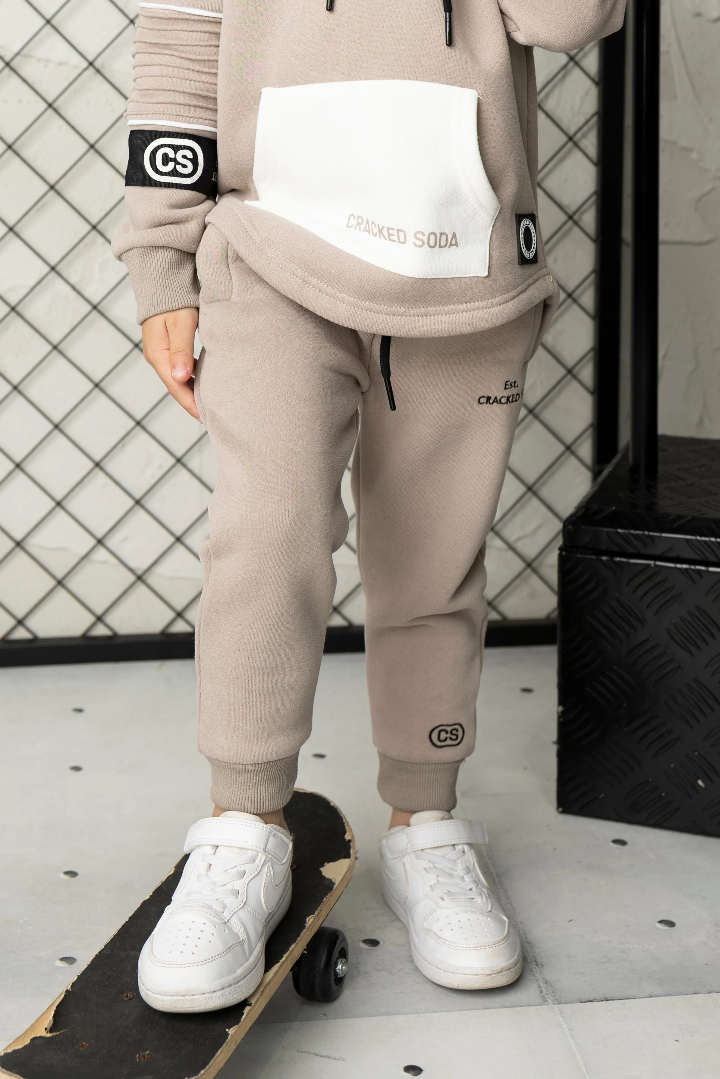 Theodore Essential Trackpant - Truffle - Image 2