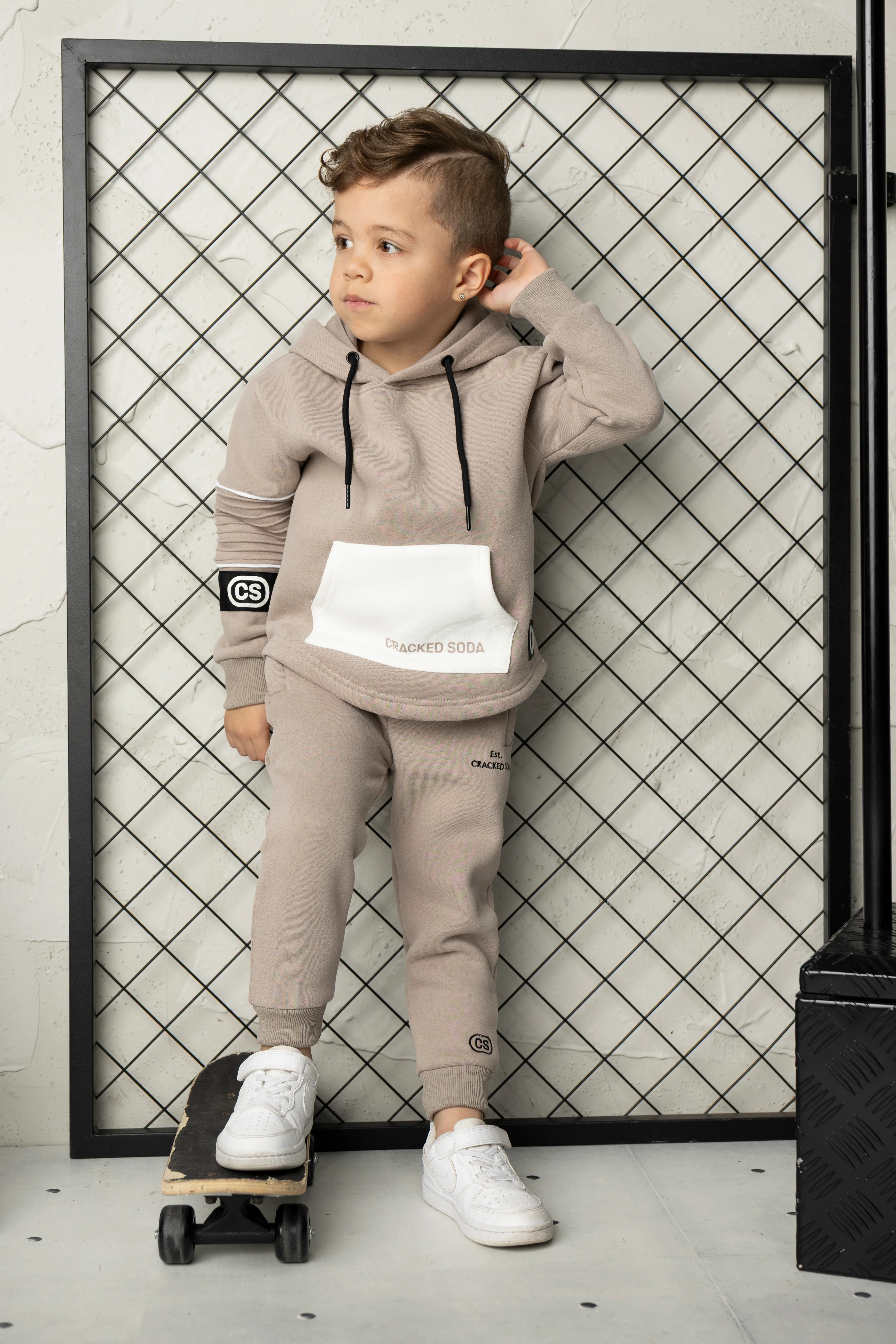 Theodore Pocket Hoodie - Truffle