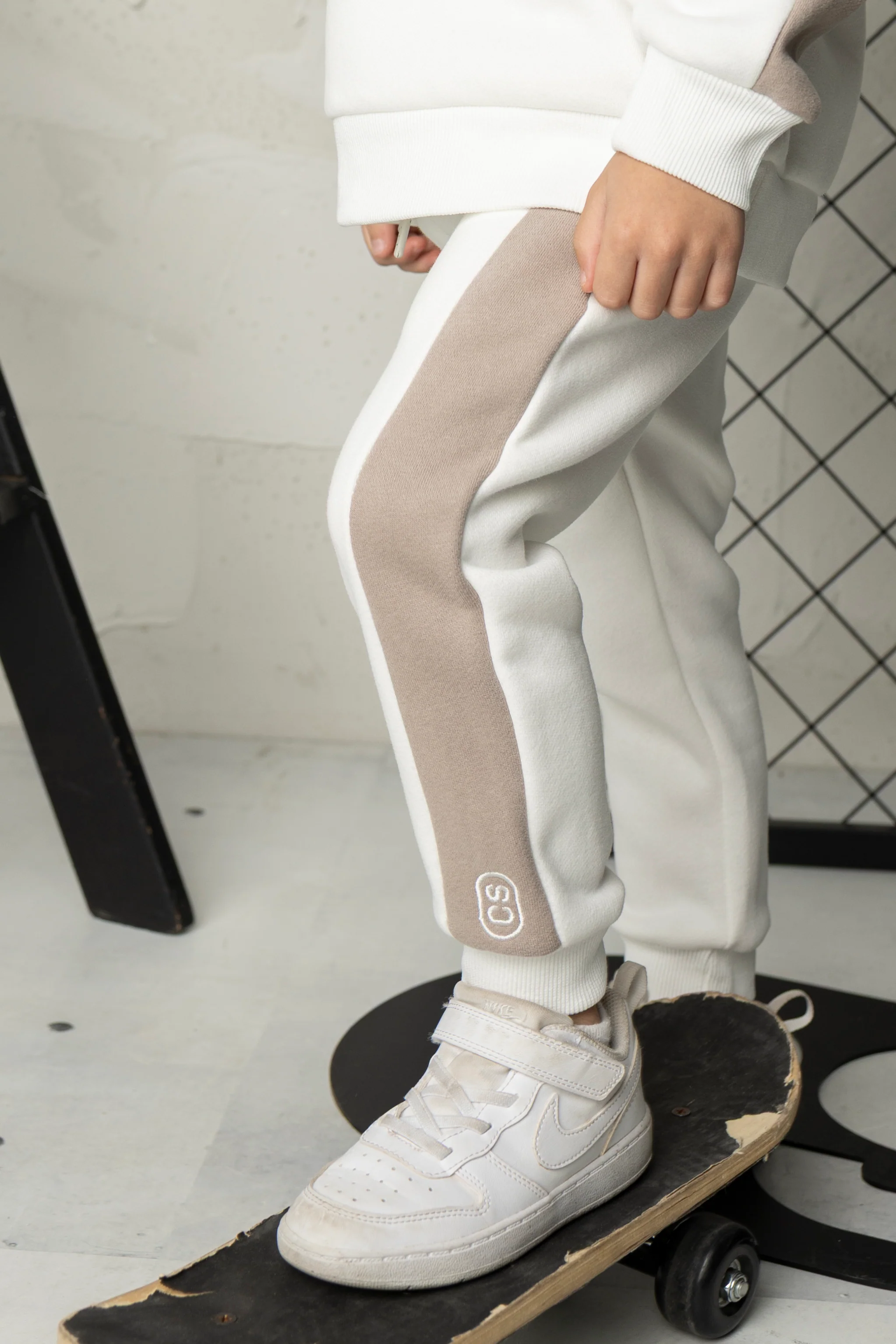 Theodore Strip Trackpant - White