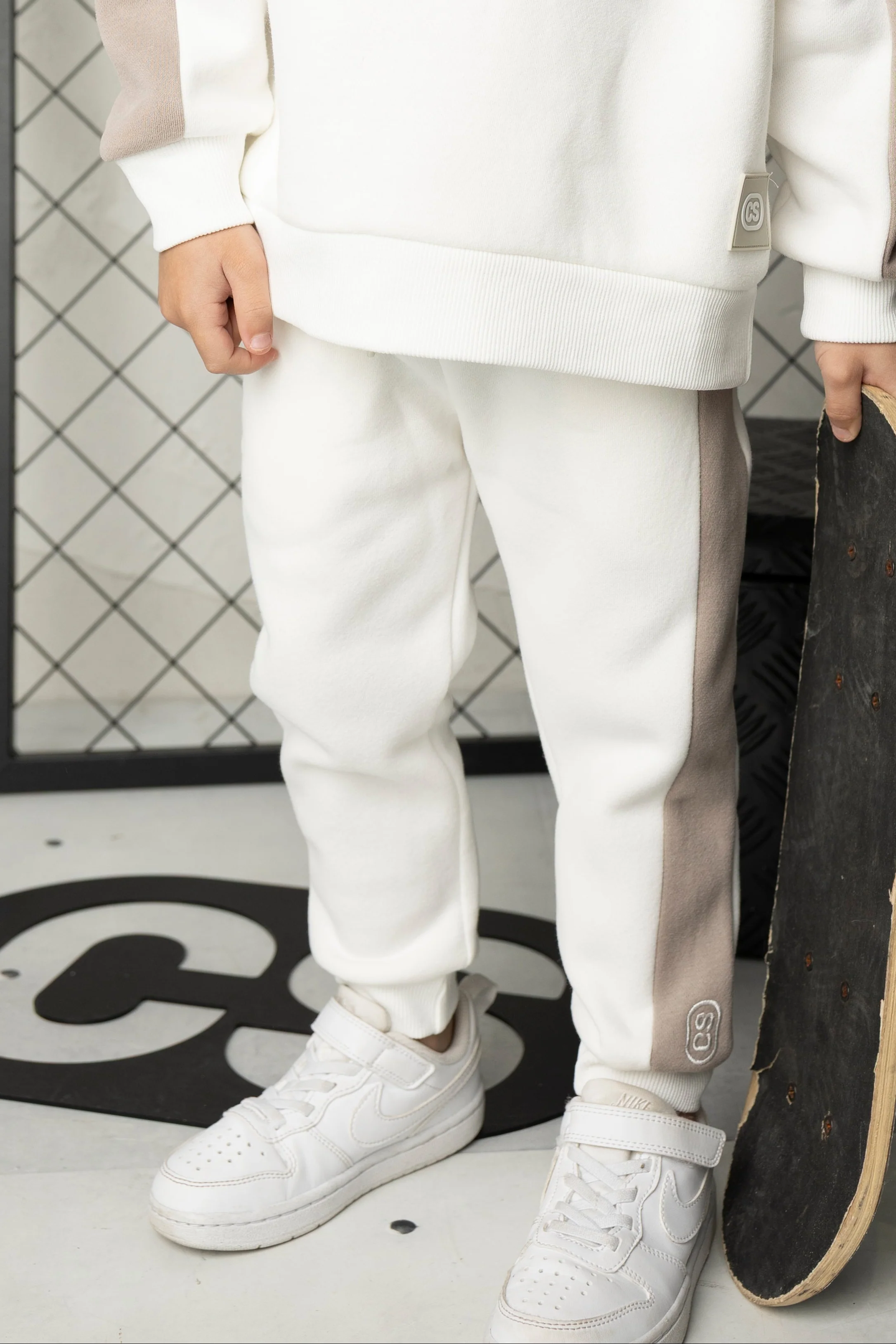 Theodore White Essential Hoodie - White/Truffle - Image 3